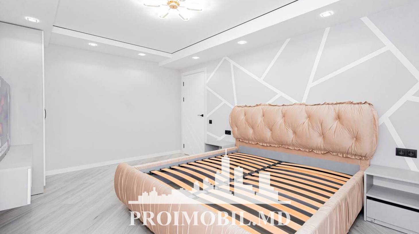 https://images.proimobil.md/dm-V-fe74dz1kCfz2aOMBUIOA1sTi3k-PjVIY5q0xCE/watermark:0.75:so:0:30:0.39/resize:fill:1460:816:1/gravity:ce/bG9jYWw6Ly8vZXN0YXRlL2xyLzEyMWM2MzNkLTlhOTYtNGE1Yy1iNTZjLTQyMGQ3ZGJmNGEyZi5qcGVn