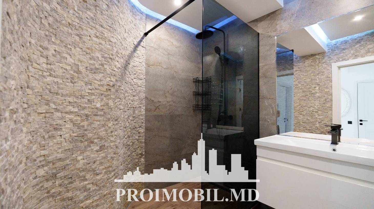 https://images.proimobil.md/dn0vIuE3gjU7nuYUh2aJ-Wjyw52qBLvwWe_Tw-K7t4I/watermark:0.75:so:0:30:0.39/resize:fill:1460:816:1/gravity:ce/bG9jYWw6Ly8vZXN0YXRlL2xyLzYwMDEyNjU1LWQyOTItNDdkMC1iNjNjLWQ2ZTNlMzcyNGZkMS5qcGVn