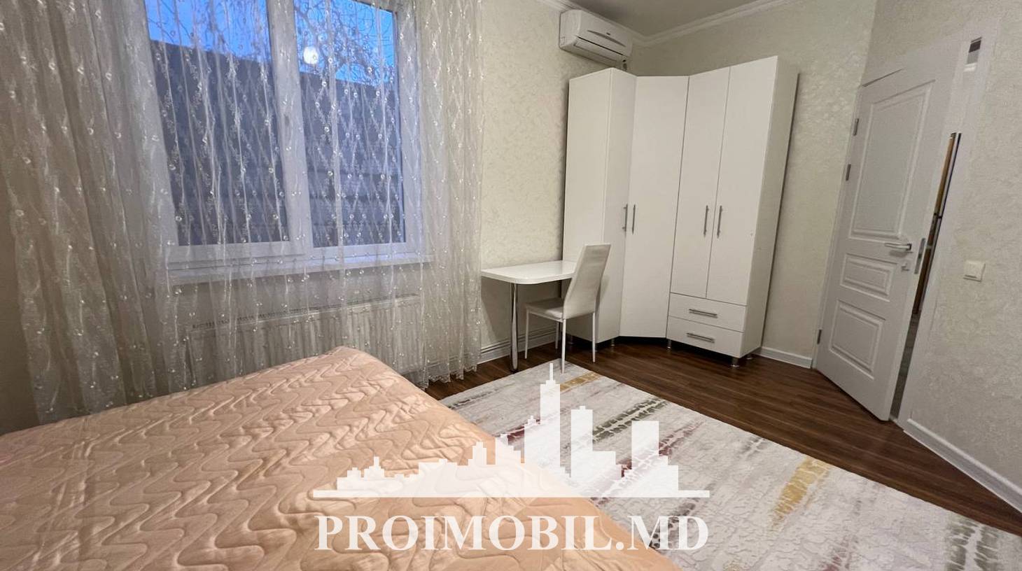 https://images.proimobil.md/dncGkAmrg0Y27jCZ_E7ETn6XBZtiQhgbzFXjpUg2hJ4/watermark:0.75:so:0:30:0.39/resize:fill:1460:816:1/gravity:ce/bG9jYWw6Ly8vZXN0YXRlL2xyLzE3ZjllZjU0LTRhYjAtNDI4ZC1iODgzLWU4OGI3ZmVmYWY0OC5qcGVn