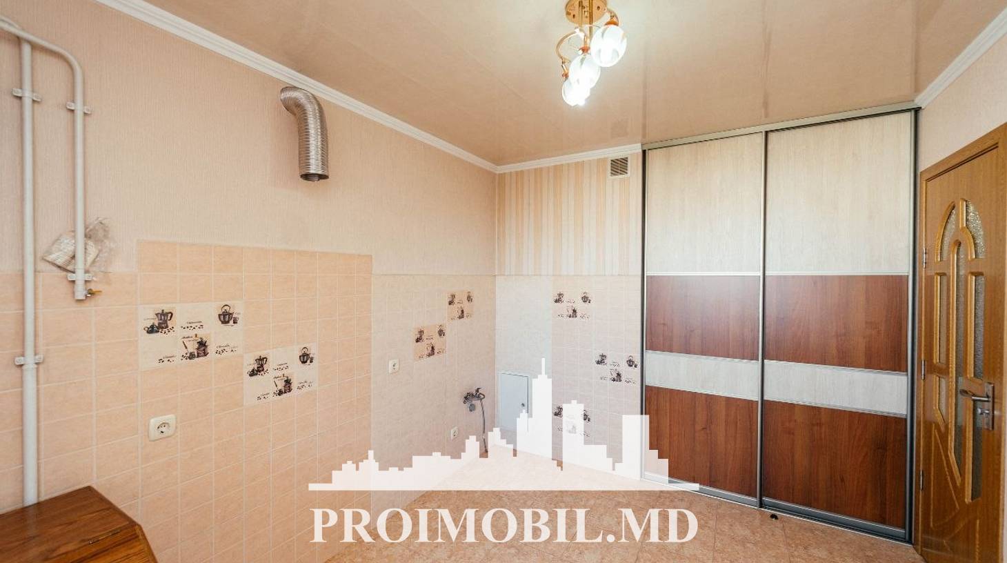 https://images.proimobil.md/dshACOVBReYXbRJ38mQMFbEwUmVnV1H6LRApGQy1m3g/watermark:0.75:so:0:30:0.39/resize:fill:1460:816:1/gravity:ce/bG9jYWw6Ly8vZXN0YXRlL2xyLzAwY2NhNWFmLTE1NzMtNDgyOC05ODY5LWQ2ODQ1YmQ0YzFmZC5qcGVn