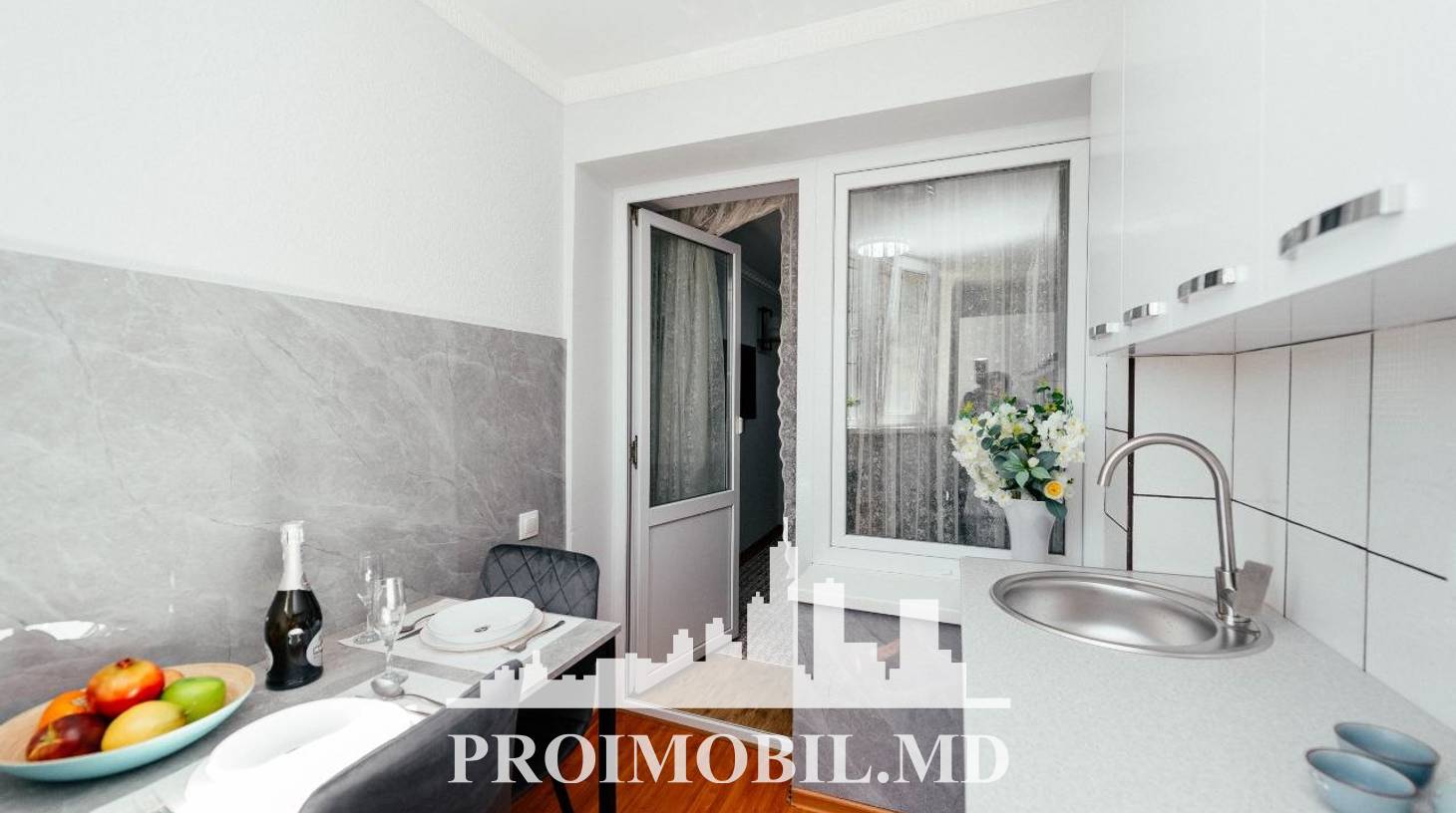 https://images.proimobil.md/dtgifOd6IA605WhzZpaQr223dLulTPI8dE9MGDAz3bc/watermark:0.75:so:0:30:0.39/resize:fill:1460:816:1/gravity:ce/bG9jYWw6Ly8vZXN0YXRlL2xyL2NiMTVlMzUzLTQ0YjQtNGM4Ni05MWFjLTk1MGIzZWJkNzk3Ny5qcGVn