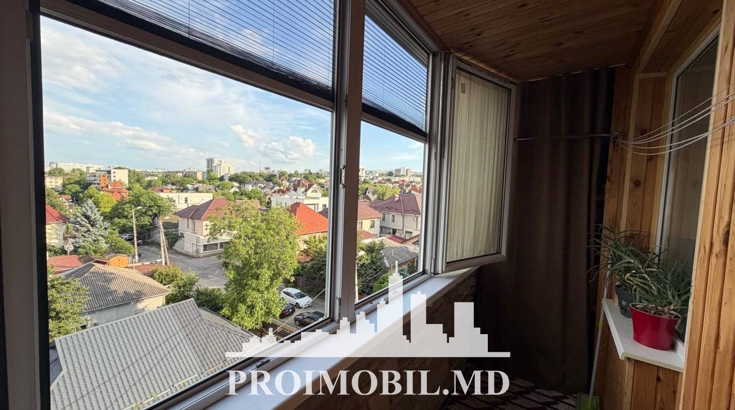 https://images.proimobil.md/dxQ5GQyS-ZIrY35C03LbJdaGAz77yhJORptLOvceF3c/watermark:0.75:so:0:30:0.39/resize:fill:1460:816:1/gravity:ce/bG9jYWw6Ly8vZXN0YXRlL2xyLzM0YjczYzNjLTY5MmItNGIzNS1hYzE4LTRhYTRiNmM4ZjEwMi5qcGVn