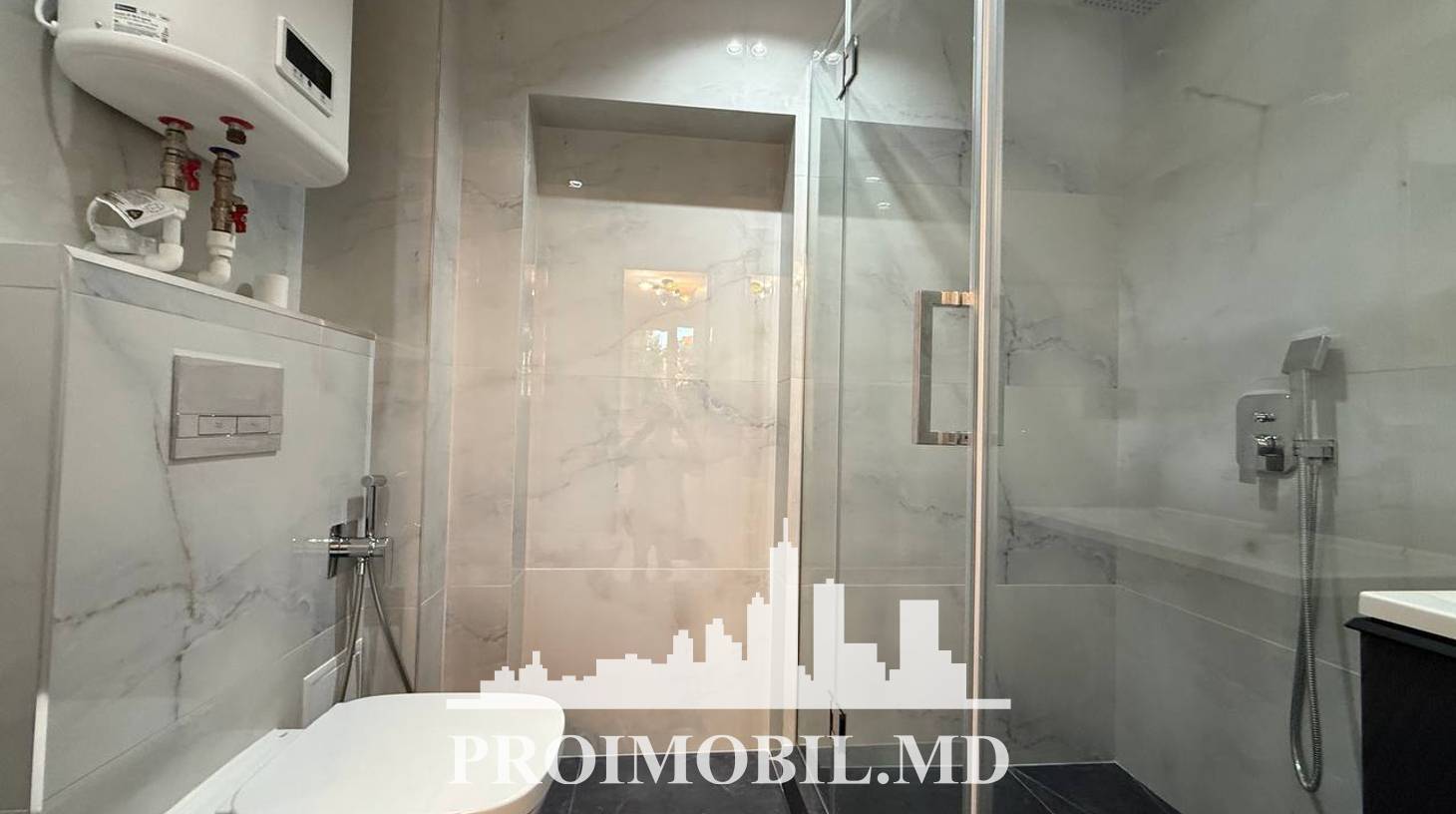 https://images.proimobil.md/dxbo2vmWjji8nUgfRT_LjU8701B5vM5NdvfNvHF3L9o/watermark:0.75:so:0:30:0.39/resize:fill:1460:816:1/gravity:ce/bG9jYWw6Ly8vZXN0YXRlL2xyLzEwNjFhZTYwLWUxOTQtNGZjYi1iYTFmLTRhZTBiZTVkMDQ3NC5qcGVn