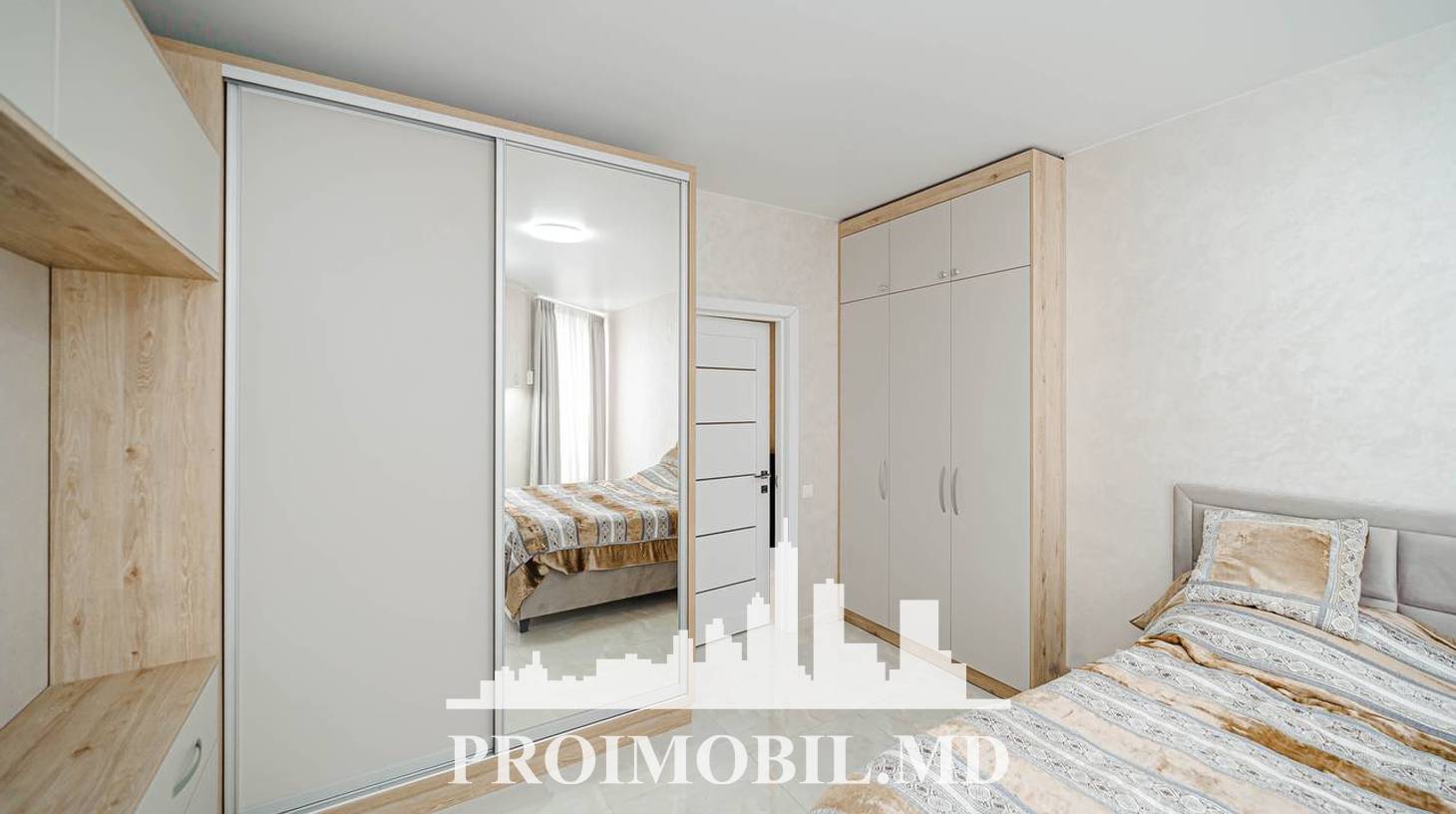 https://images.proimobil.md/dyAFehqXHbf8qMN9Hs_O7Dbog2mjn1NKYGRezr_1fO8/watermark:0.75:so:0:30:0.39/resize:fill:1460:816:1/gravity:ce/bG9jYWw6Ly8vZXN0YXRlL2xyLzc4OWZhMmU0LTllYjctNGNkOC1hZTM0LTYzMTE5MDc1OTdjYi5qcGVn