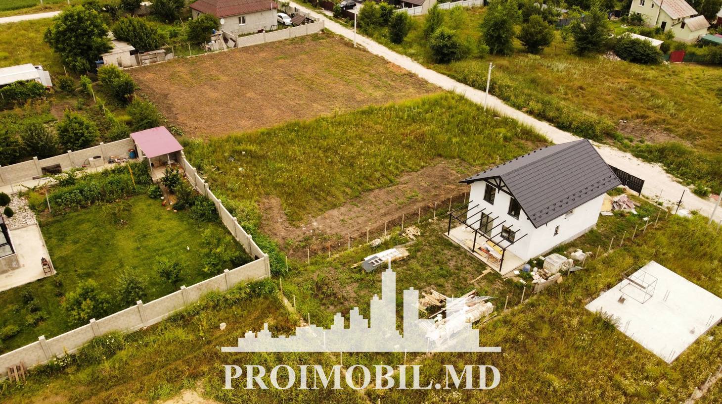 https://images.proimobil.md/dzKW8Mp0mzxoZTro4t0ix9KHuCMQy6ZYr55cyYaC3WE/watermark:0.75:so:0:30:0.39/resize:fill:1460:816:1/gravity:ce/bG9jYWw6Ly8vZXN0YXRlL2xyLzk2M2Y0ZGJmLWVkZDEtNGNlOC05NjMzLTZhZDc5ZmNiN2ZlMS5qcGVn