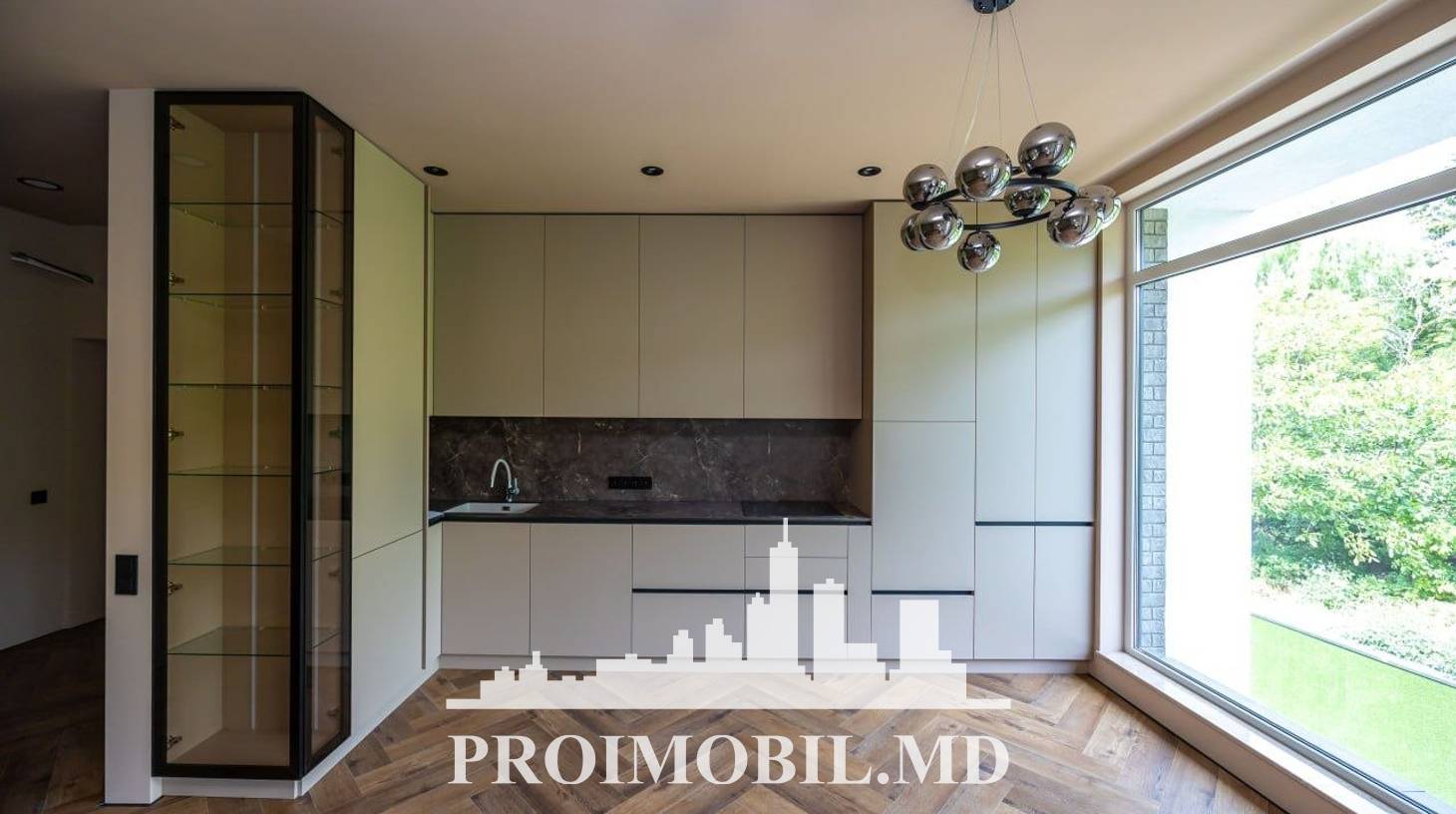 https://images.proimobil.md/e2oIZJU6o3z7BE7s3ozXCgG_doq3_zSui73ko7C25TA/watermark:0.75:so:0:30:0.39/resize:fill:1460:816:1/gravity:ce/bG9jYWw6Ly8vZXN0YXRlL2xyL2RmNDE5MTZlLWYwZTYtNDYyOS04MmViLTA5MmE3YzViZDNjYi5qcGVn