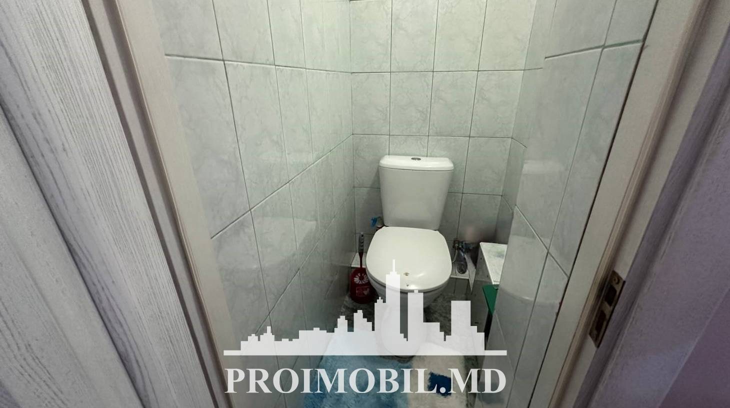 https://images.proimobil.md/e53ywrDktzILg3-zWAHszMvRso1JVQoidUHY5kfSYmE/watermark:0.75:so:0:30:0.39/resize:fill:1460:816:1/gravity:ce/bG9jYWw6Ly8vZXN0YXRlL2xyL2ZjNjY4ZjBiLTFhYmMtNDJkNC1iYzcwLTBlOGM0YjlkY2M5YS5qcGVn