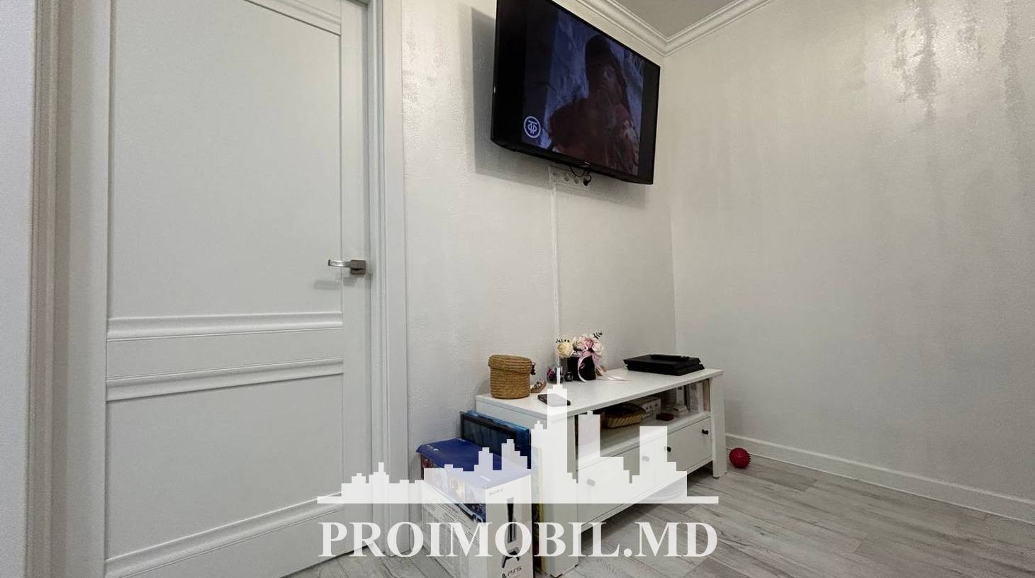 https://images.proimobil.md/e8X7AWVZr-sl1_5wbHXwzTA1GZk7QS5MfXb20msVPJE/watermark:0.75:so:0:30:0.39/resize:fill:1460:816:1/gravity:ce/bG9jYWw6Ly8vZXN0YXRlL2xyLzEyYWQzZTIzLWNkMjQtNDM5Yi1iNmZlLTAxZmQ3NTA0NWVhNi5qcGVn