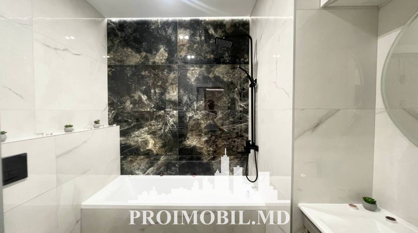 https://images.proimobil.md/e951JA_MdLTQYojvP9iuYp54R0bSNP6omUsOaeNu6Eo/watermark:0.75:so:0:30:0.39/resize:fill:1460:816:1/gravity:ce/bG9jYWw6Ly8vZXN0YXRlL2xyLzhiZGM3YTMyLWM0OGItNDUxMC1iYmZhLTEzNTZlOTU1ZTk0OC5qcGVn
