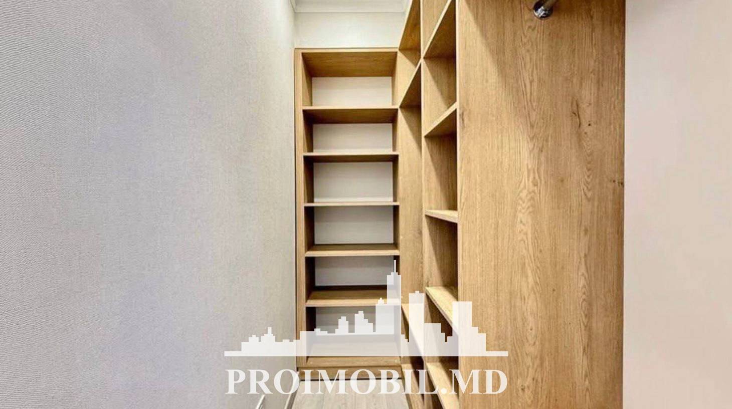 https://images.proimobil.md/eA0crhI8qp6ZdJ9d56zI2dlmj5gPZN4ZnEDD85tro1w/watermark:0.75:so:0:30:0.39/resize:fill:1460:816:1/gravity:ce/bG9jYWw6Ly8vZXN0YXRlL2xyLzhkNWYyNDcwLTlkMmUtNGNkNi1iMTI5LWE5OGI0ZWM3MTg0ZC5qcGVn