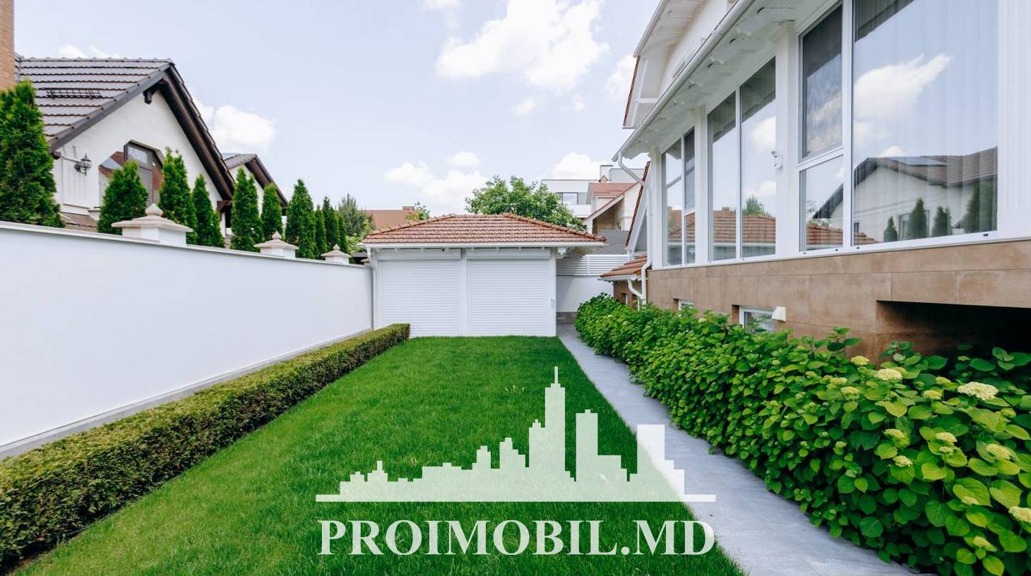 https://images.proimobil.md/eAS78vzTnSQdKZONxVy-ftIlgvpzFVx5JJm8i4_N9pc/watermark:0.75:so:0:30:0.39/resize:fill:1460:816:1/gravity:ce/bG9jYWw6Ly8vZXN0YXRlL2xyL2FjMzQyMmVmLTJjMzctNGNhMi04ZjQzLTViMjUxMjdjNjkzNi5qcGVn