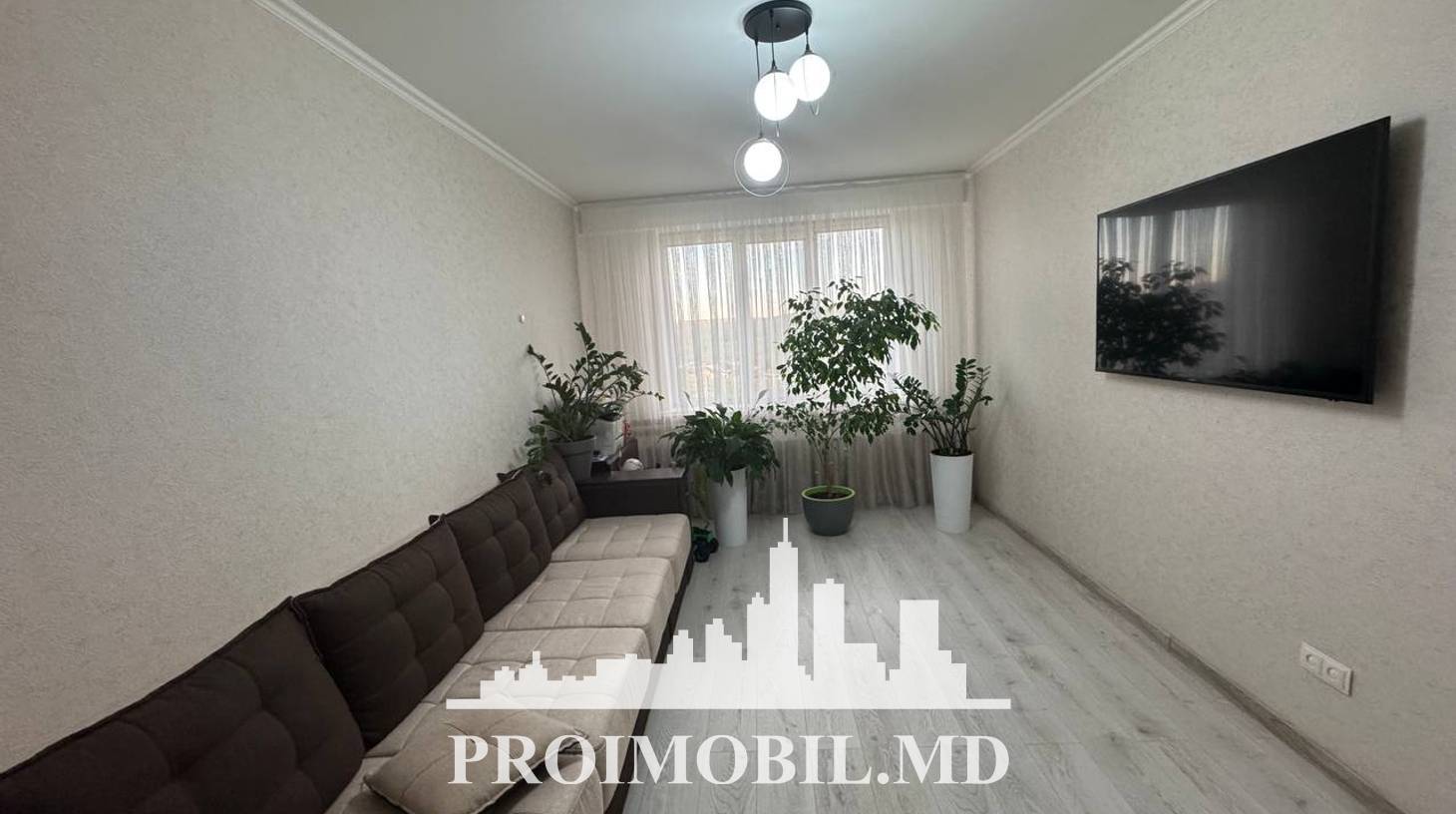 https://images.proimobil.md/eAl1jewg8sUTfVWj4zdeIFqZgfEesK5AW9K0zgQXB9Y/watermark:0.75:so:0:30:0.39/resize:fill:1460:816:1/gravity:ce/bG9jYWw6Ly8vZXN0YXRlL2xyLzJlMDQ0MGNkLTBkOWYtNDYxYS1hZGI5LTU1OTkyOGU0NmJkNi5qcGVn