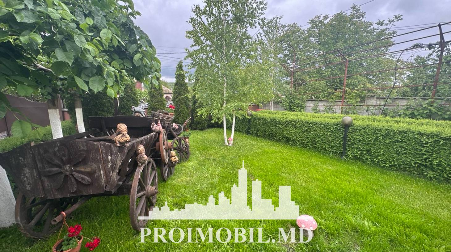 https://images.proimobil.md/eC8mayWZePJWv2cbyvJQbS_0BHXy_RMtXWi4AGANioA/watermark:0.75:so:0:30:0.39/resize:fill:1460:816:1/gravity:ce/bG9jYWw6Ly8vZXN0YXRlL2xyLzk2YmQ0MTk2LWIyODQtNDZhNS05OGQyLTM2NTE0MzM5NTcwMS5qcGVn