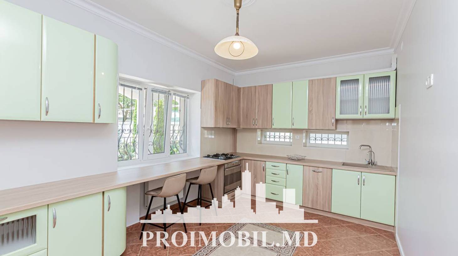 https://images.proimobil.md/eCX5OBuluUodCAAJHTJ7vbkiHT29C2199rKo9P92Zms/watermark:0.75:so:0:30:0.39/resize:fill:1460:816:1/gravity:ce/bG9jYWw6Ly8vZXN0YXRlL2xyL2Y5ZWExY2IzLWRjZGYtNDhjMi1iZjQwLTk3NjlkNGI3OWVhMS5qcGVn