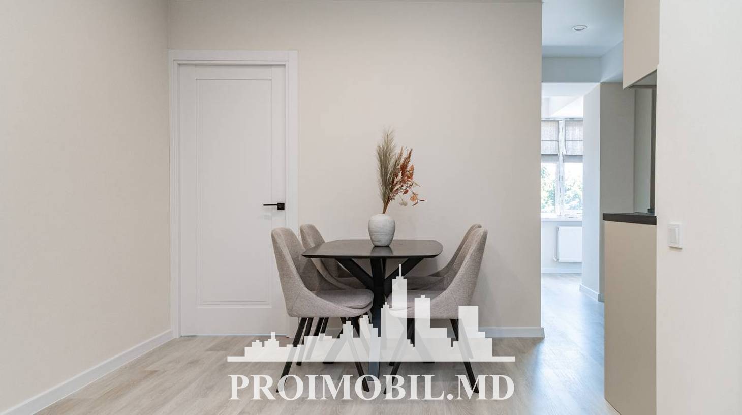 https://images.proimobil.md/eE5f4HavI97AlqTdWm4fNROeQS0bZpufgk4eICRgDTQ/watermark:0.75:so:0:30:0.39/resize:fill:1460:816:1/gravity:ce/bG9jYWw6Ly8vZXN0YXRlL2xyL2Y4NDgyZTk0LWUyZTEtNDdlZi05NDE0LTk2NzllOGJkYmE5Ny5qcGVn
