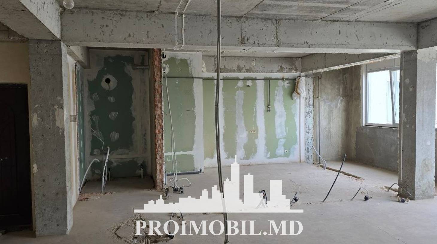 https://images.proimobil.md/eJNJsnuIm_umAbnfyK-x9NC5dvSm9eGbAXVlLeRwYOo/watermark:0.75:so:0:30:0.39/resize:fill:1460:816:1/gravity:ce/bG9jYWw6Ly8vZXN0YXRlL2xyL2E3OTkwOTIyLWQzODQtNGI3Yy1iNDRlLWE3MTgyZjY1NzkyNS5qcGVn