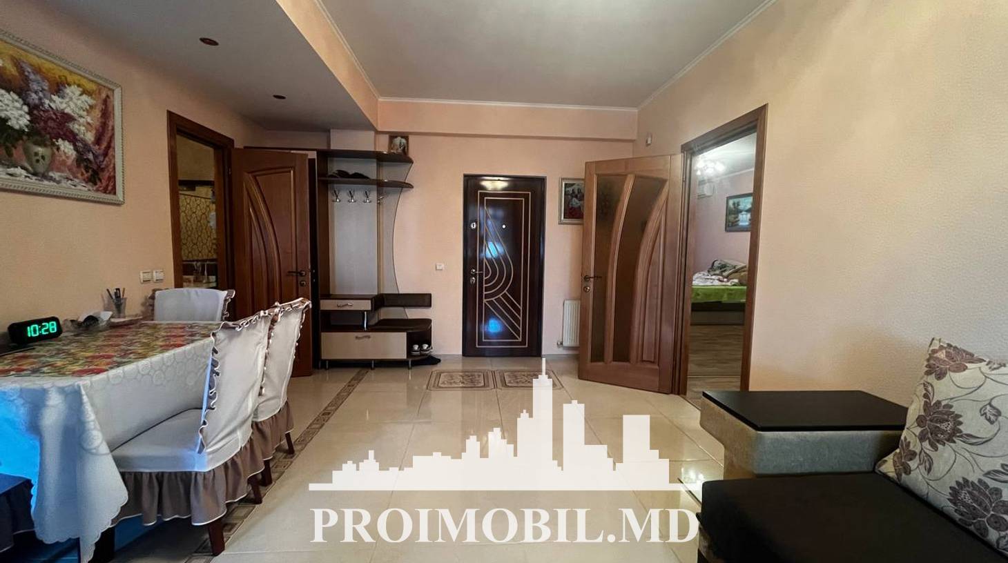 https://images.proimobil.md/eOWk71q278yzcBsPogeS_e7ze_lqlTj-ujLAQPpl3i4/watermark:0.75:so:0:30:0.39/resize:fill:1460:816:1/gravity:ce/bG9jYWw6Ly8vZXN0YXRlL2xyLzEyMTI5NGIxLWFiYzEtNDIzOC1iNmE0LTFiMTA4MjZlNTFhYS5qcGVn