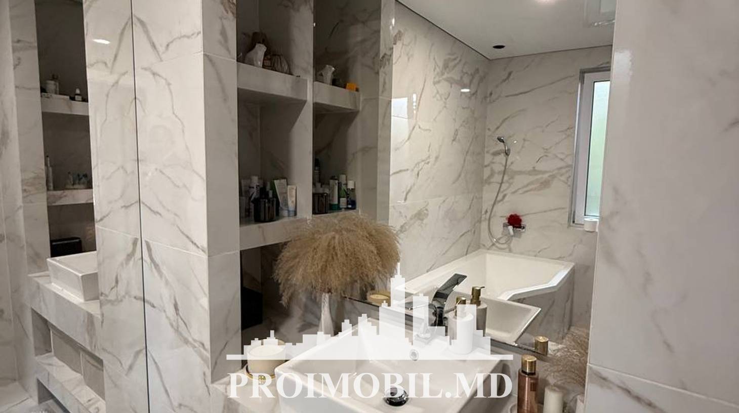 https://images.proimobil.md/ePm5rtX4ZJYI08GFY7ZA32DjxVC17RMzWypaTq9zLS4/watermark:0.75:so:0:30:0.39/resize:fill:1460:816:1/gravity:ce/bG9jYWw6Ly8vZXN0YXRlL2xyLzY4MzIzNDBiLTEwOTMtNGM0OS1iMDI0LWEwNzdmYmFlMWE0NC5qcGVn
