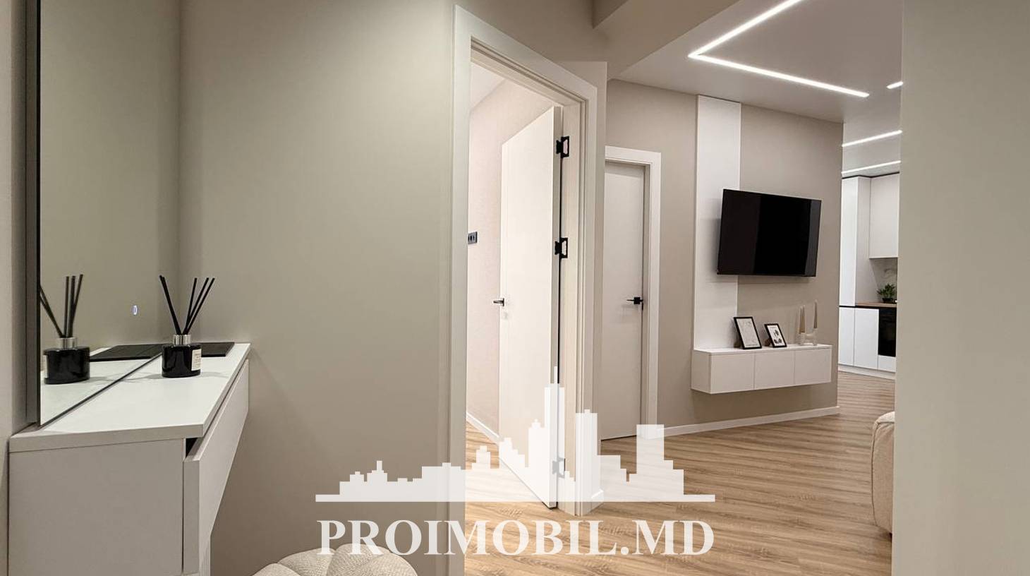 https://images.proimobil.md/eQj1iFOmhl7OjDBmS6Z9dX-Su2cPaH_ekMb9zYoWJL8/watermark:0.75:so:0:30:0.39/resize:fill:1460:816:1/gravity:ce/bG9jYWw6Ly8vZXN0YXRlL2xyLzU4ZDFlNzA2LTk5NDgtNDFkNi1iYjk1LTdlYzdkNTdjNDQyOC5qcGVn