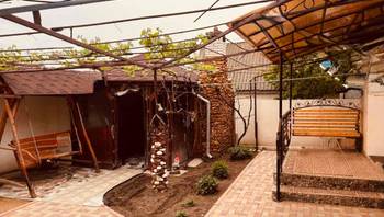 https://images.proimobil.md/eR0V6eXEhH8EyiuThV9zuaFRq9yHZOneIM8PEzoJ-Bo/resize:fill:350:198:1/gravity:ce/bG9jYWw6Ly8vZXN0YXRlL2xyL2NlNTUyYTUyLTEyNDYtNGI0Yy1hZTc1LWIwNzQxNjQ3NjA2Ny5qcGVn