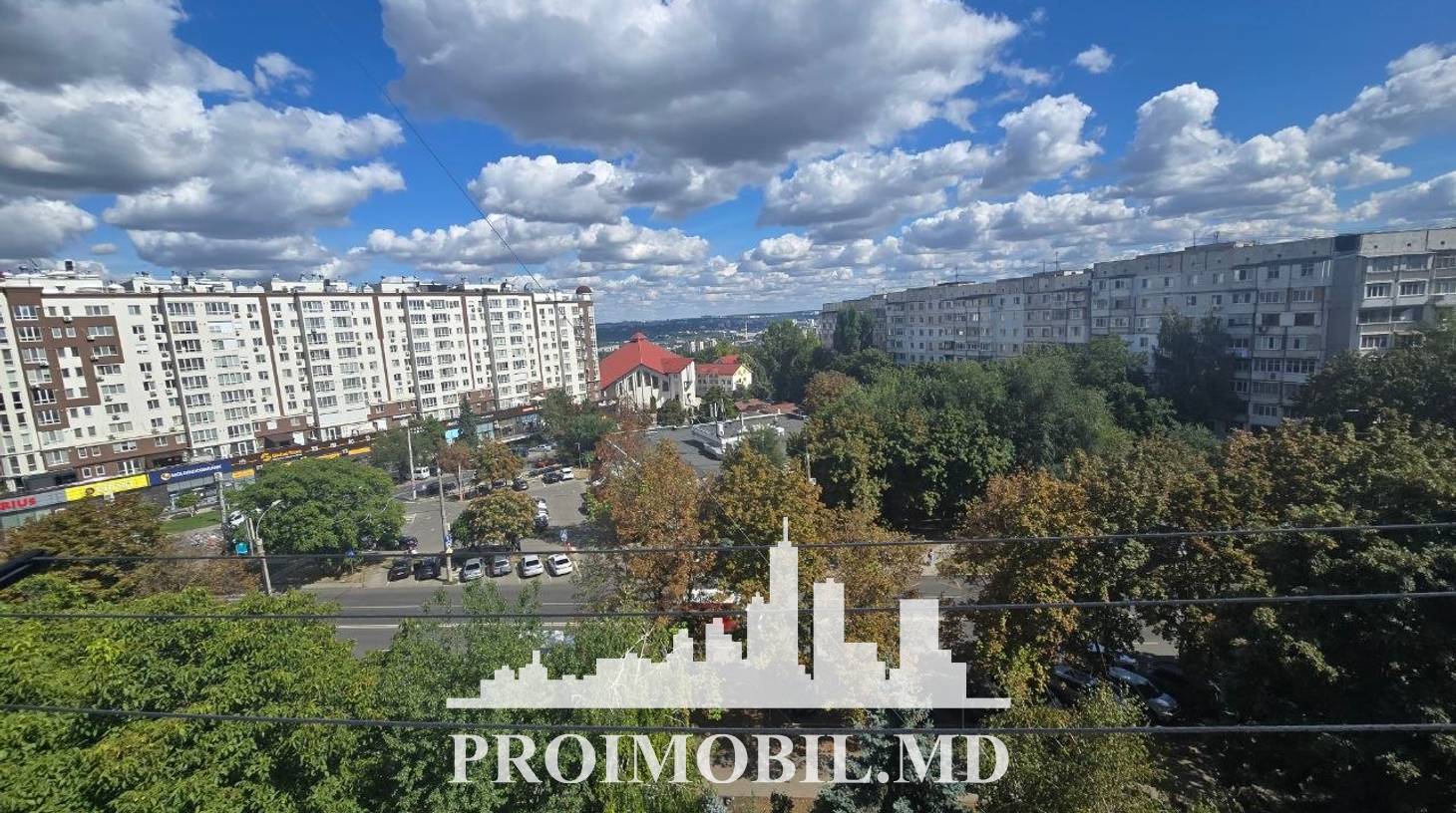 https://images.proimobil.md/eTmLtoBqpWXgyBexWLXR9iYg67qiZPtwiwoqGpL76v8/watermark:0.75:so:0:30:0.39/resize:fill:1460:816:1/gravity:ce/bG9jYWw6Ly8vZXN0YXRlL2xyL2YzZTUzNjM1LTBiODMtNDU0MS1hYjliLTAyOTQ2NWM2ZWQ5ZC5qcGVn