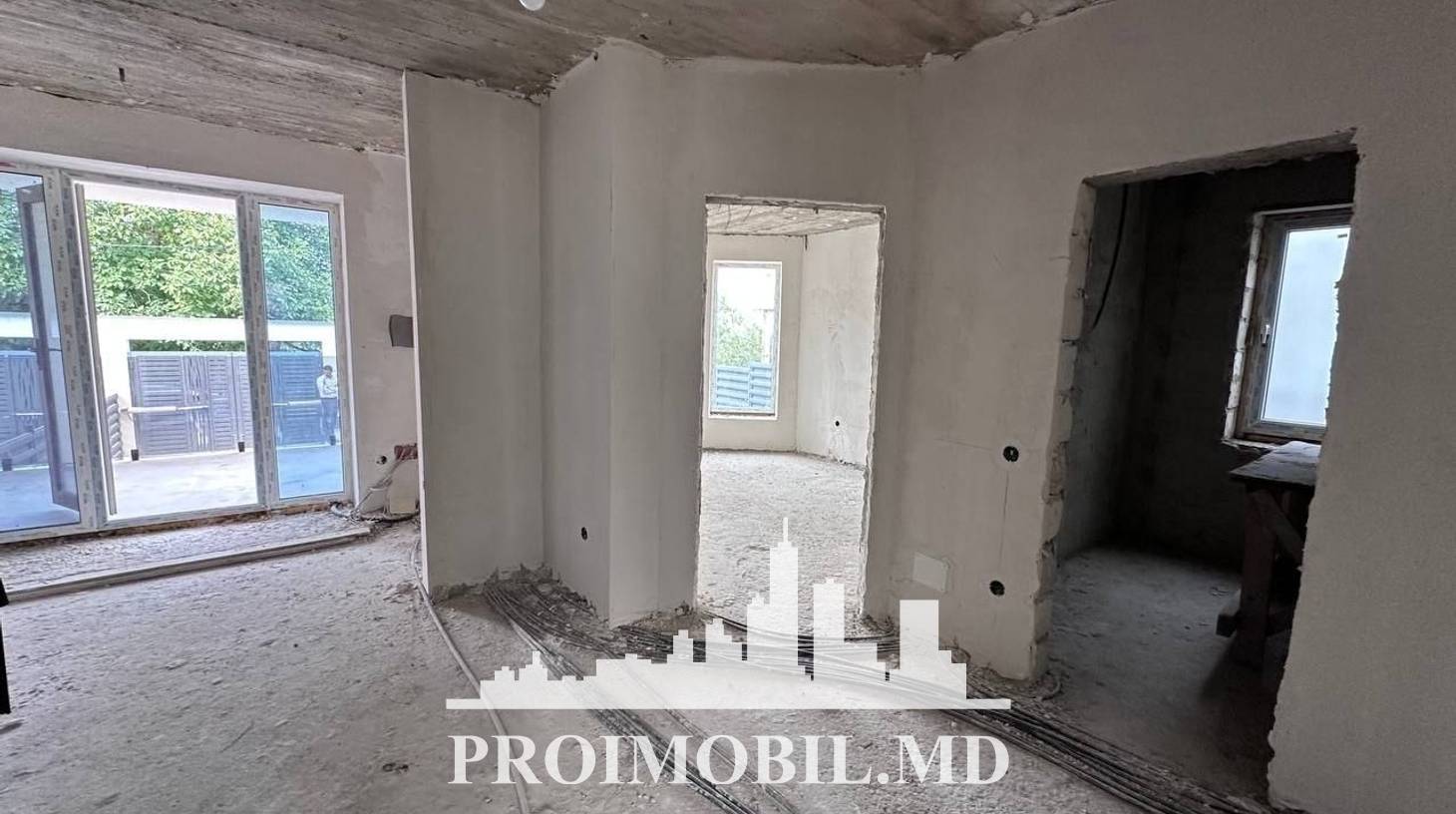 https://images.proimobil.md/eUYFeEm271Q74xZ2f_2BHbSIarnB9P3-6Y-5yWuztIE/watermark:0.75:so:0:30:0.39/resize:fill:1460:816:1/gravity:ce/bG9jYWw6Ly8vZXN0YXRlL2xyL2UzNDJhYWQ0LTMyMmYtNGRhNi05ZDM4LTg3ZjZhZmEyYzRiNi5qcGVn