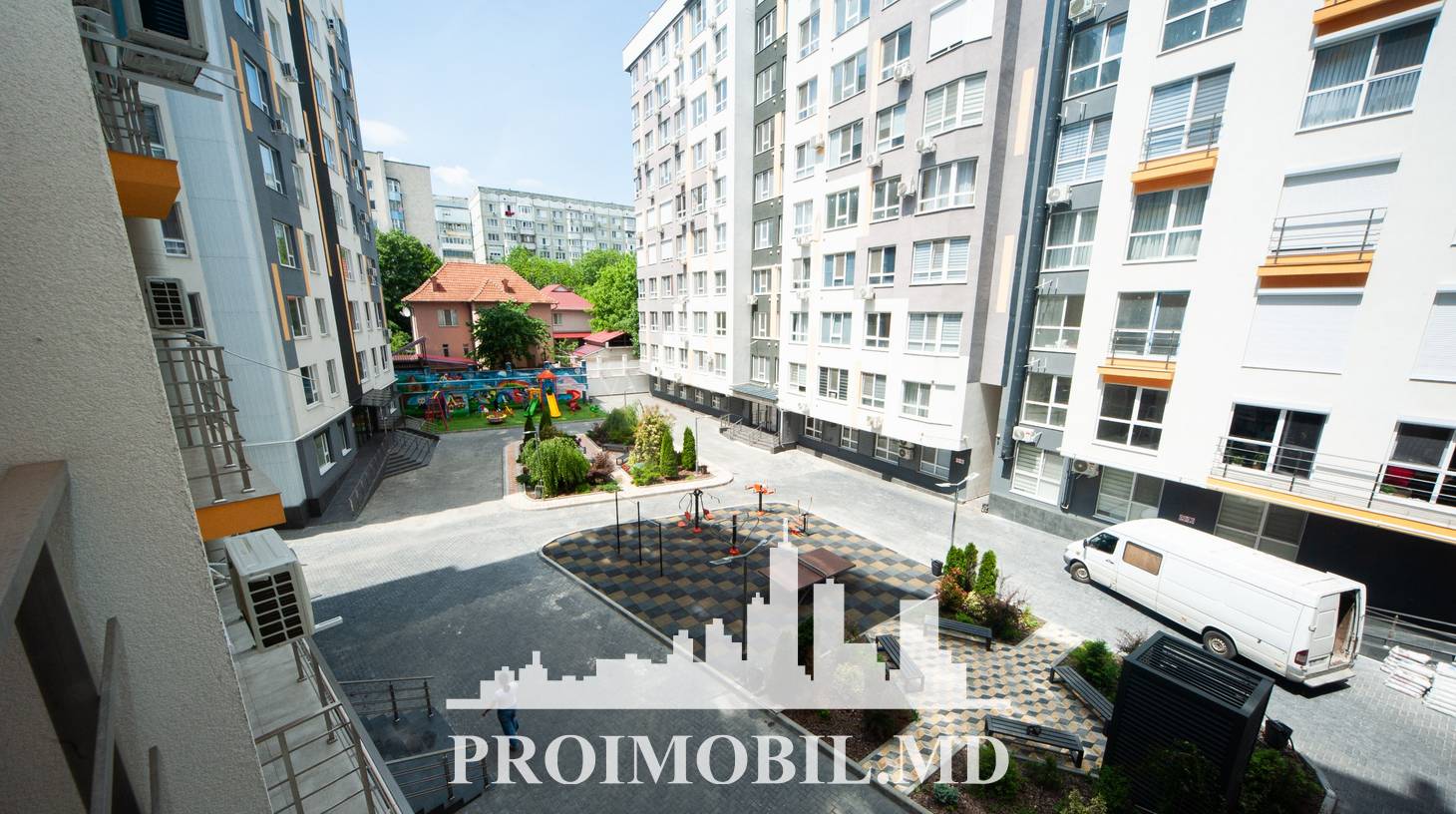 https://images.proimobil.md/eXvB8gE5T8A0fseOp1JumQFj24FQcBWwjmvgUUW_e2o/watermark:0.75:so:0:30:0.39/resize:fill:1460:816:1/gravity:ce/bG9jYWw6Ly8vZXN0YXRlL2xyL2JlMGMzMTEwLTI3OTktNDZiYi04OTQ1LWQwNTE5MmE3MGIzNS5qcGVn