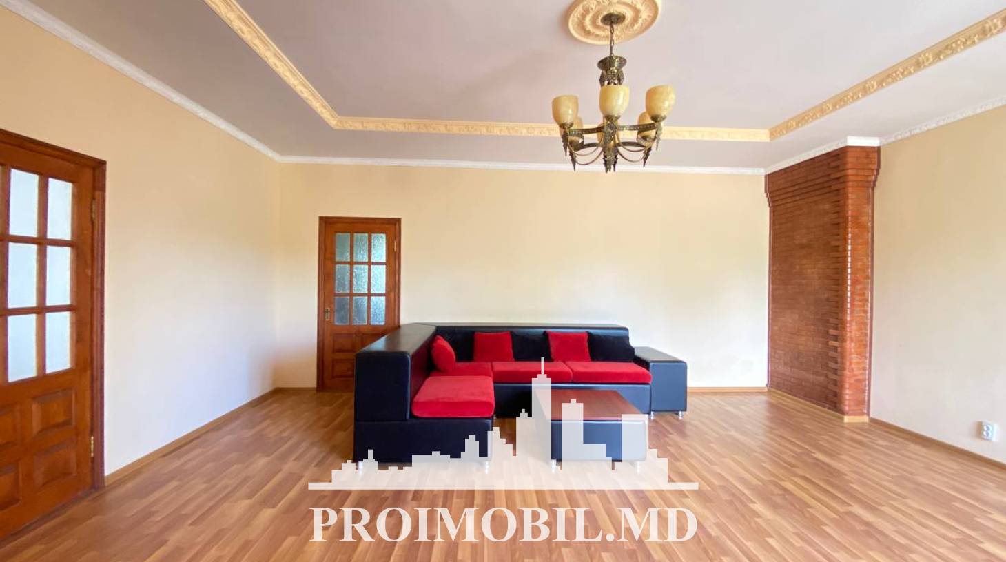 https://images.proimobil.md/e_PppT9AEivVS1wQD2JYB_k3r1tnr2Z3IazLtcjEAl8/watermark:0.75:so:0:30:0.39/resize:fill:1460:816:1/gravity:ce/bG9jYWw6Ly8vZXN0YXRlL2xyLzc3Yjk3MWJjLTU4N2EtNGVhZi05OGQ1LTY3MzNmYzg2YzM3MC5qcGVn