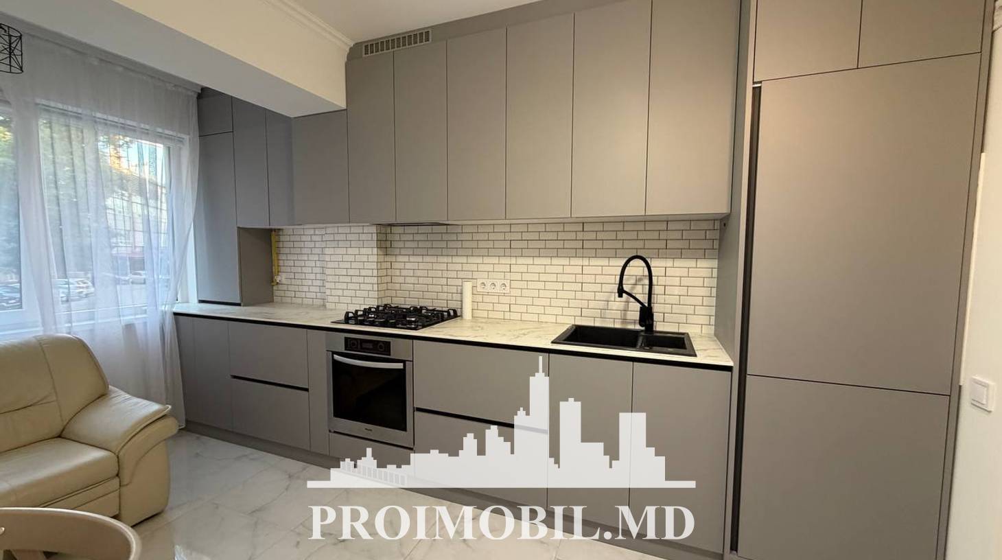 https://images.proimobil.md/ea1Cgls2nYskaaSuohrgPPu2IunxZge32abdpOq2-NM/watermark:0.75:so:0:30:0.39/resize:fill:1460:816:1/gravity:ce/bG9jYWw6Ly8vZXN0YXRlL2xyLzI0NmI1OTlhLWZmYjUtNGY2OS1hY2YxLWYzNjBjYjEzNjE2My5qcGVn
