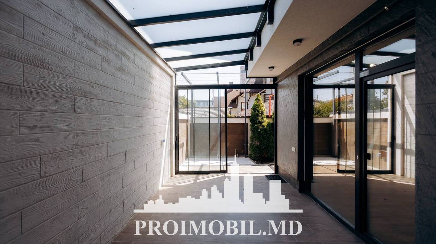 https://images.proimobil.md/ebGnxn6_d1eKV1Zj4aYpCX3i0fqitR_6x6t_m162Yw0/watermark:0.75:so:0:30:0.39/resize:fill:1460:816:1/gravity:ce/bG9jYWw6Ly8vZXN0YXRlL2xyLzYxMjA1MTAwLTBlOGUtNGZkYy04Mjk1LWU4MTZkYjdjYTZhZS5qcGVn