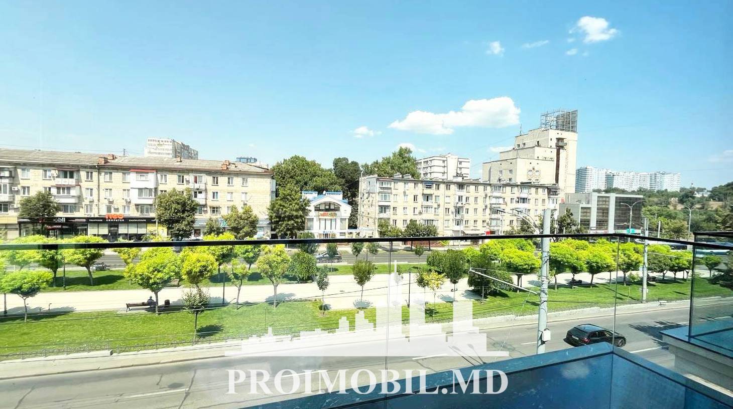 https://images.proimobil.md/eevAqvCdlwanfmPMsDj4Q19n7eJcqiPmEgHyo_xZ2YU/watermark:0.75:so:0:30:0.39/resize:fill:1460:816:1/gravity:ce/bG9jYWw6Ly8vZXN0YXRlL2xyLzhhZmM1OTM3LWNiYTEtNGRkMC04ZDE2LWUyZDRkMjYxNGRiOC5qcGVn