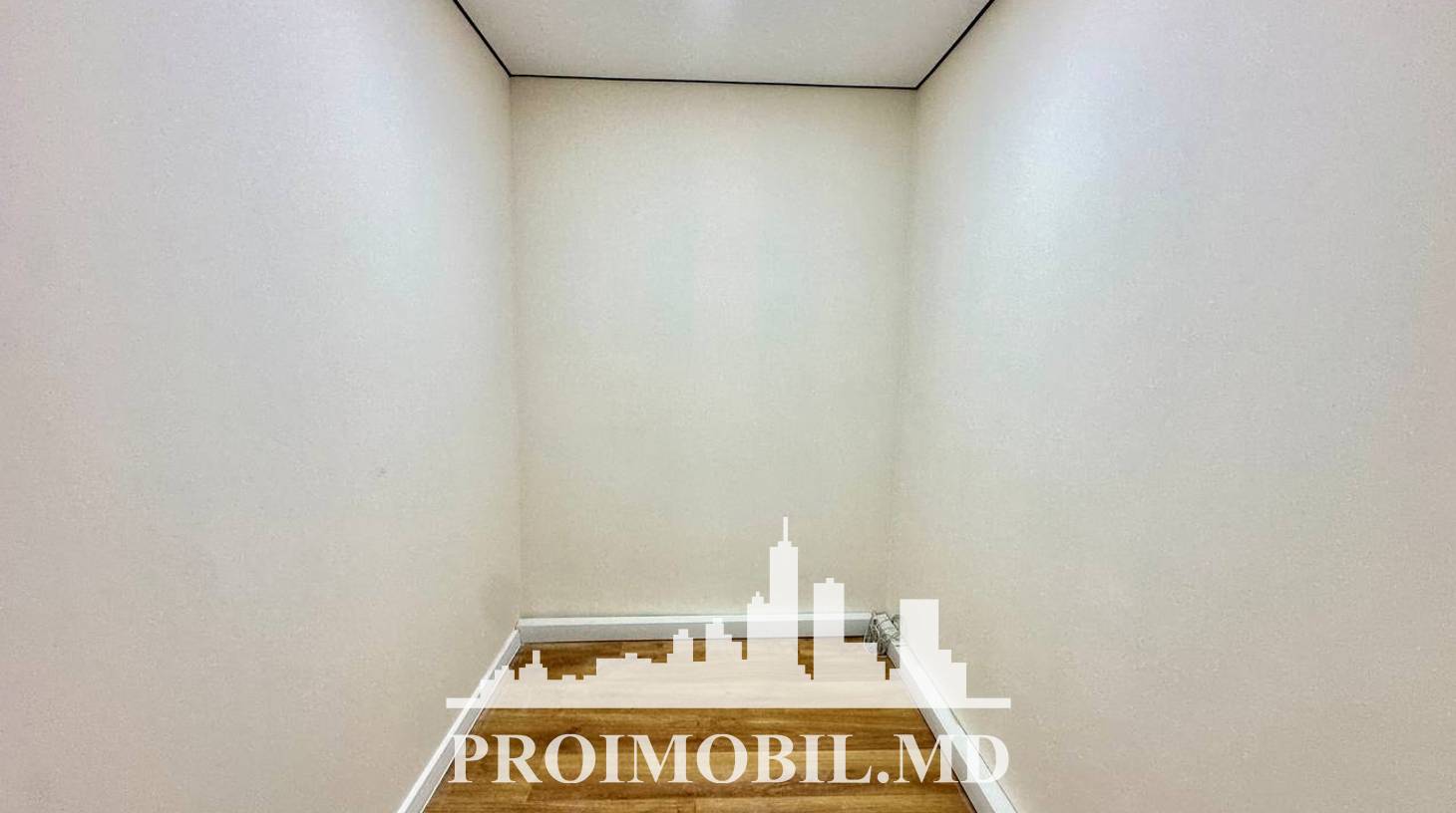 https://images.proimobil.md/egaLBoBB4fI4_h2uQUZw5VKFn_4ZyKSG9GcDvhGaptk/watermark:0.75:so:0:30:0.39/resize:fill:1460:816:1/gravity:ce/bG9jYWw6Ly8vZXN0YXRlL2xyLzUzZTcyMDUwLTU3MmItNDcyMi05OTY0LTYyYzIzNjBmMDA0YS5qcGVn