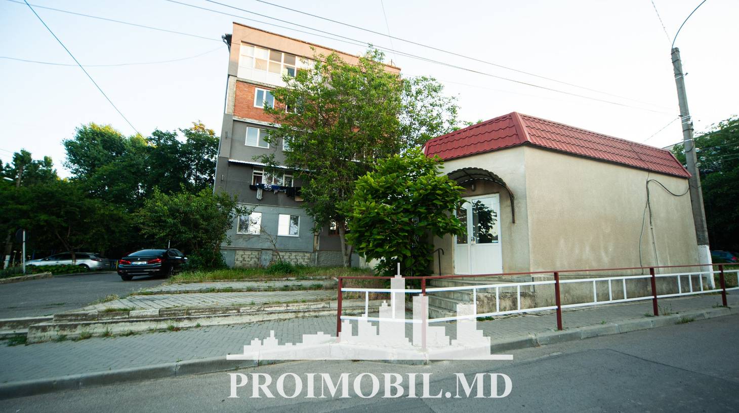 https://images.proimobil.md/elDnmeMGs9MBMvjG1-a3LsKIYTM6MdYIsKqzHbHaioc/watermark:0.75:so:0:30:0.39/resize:fill:1460:816:1/gravity:ce/bG9jYWw6Ly8vZXN0YXRlL2xyLzY3YWFiMTM2LTg3ZTMtNDk5MC04ZmY2LTIzZjA5NzY5MjAyNS5qcGVn