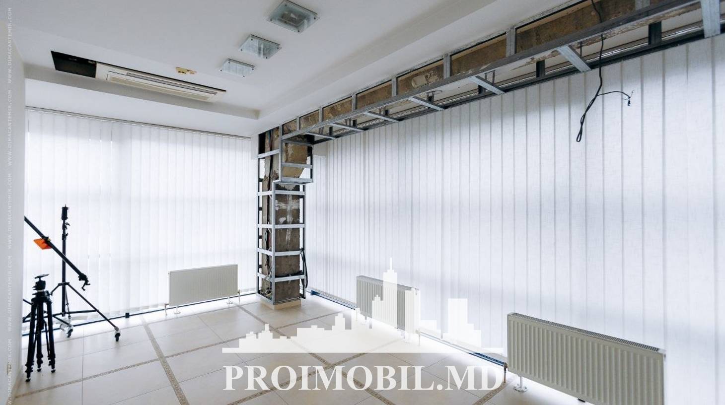 https://images.proimobil.md/emPysgFSEQTXvkG83v2QhFpf503JTEsl-GD3f0wgPic/watermark:0.75:so:0:30:0.39/resize:fill:1460:816:1/gravity:ce/bG9jYWw6Ly8vZXN0YXRlL2xyLzVmMWU4MjQyLTQwY2EtNDk2My1iNzY5LWE1NjQxY2FiZTgxYy5qcGVn