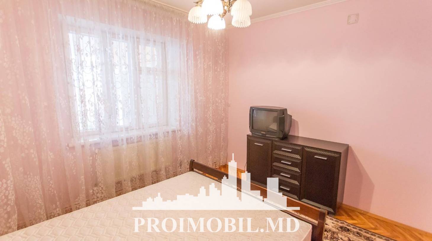https://images.proimobil.md/ema7LvXuu4cw2aRlTP12ByNPRKmANX2Pz5Hn6Ul6Nhg/watermark:0.75:so:0:30:0.39/resize:fill:1460:816:1/gravity:ce/bG9jYWw6Ly8vZXN0YXRlL2xyLzBkODdiMTBkLWIwNmQtNDM5OS04OGU2LTIzZjM2NzZjMzNlYS5qcGVn