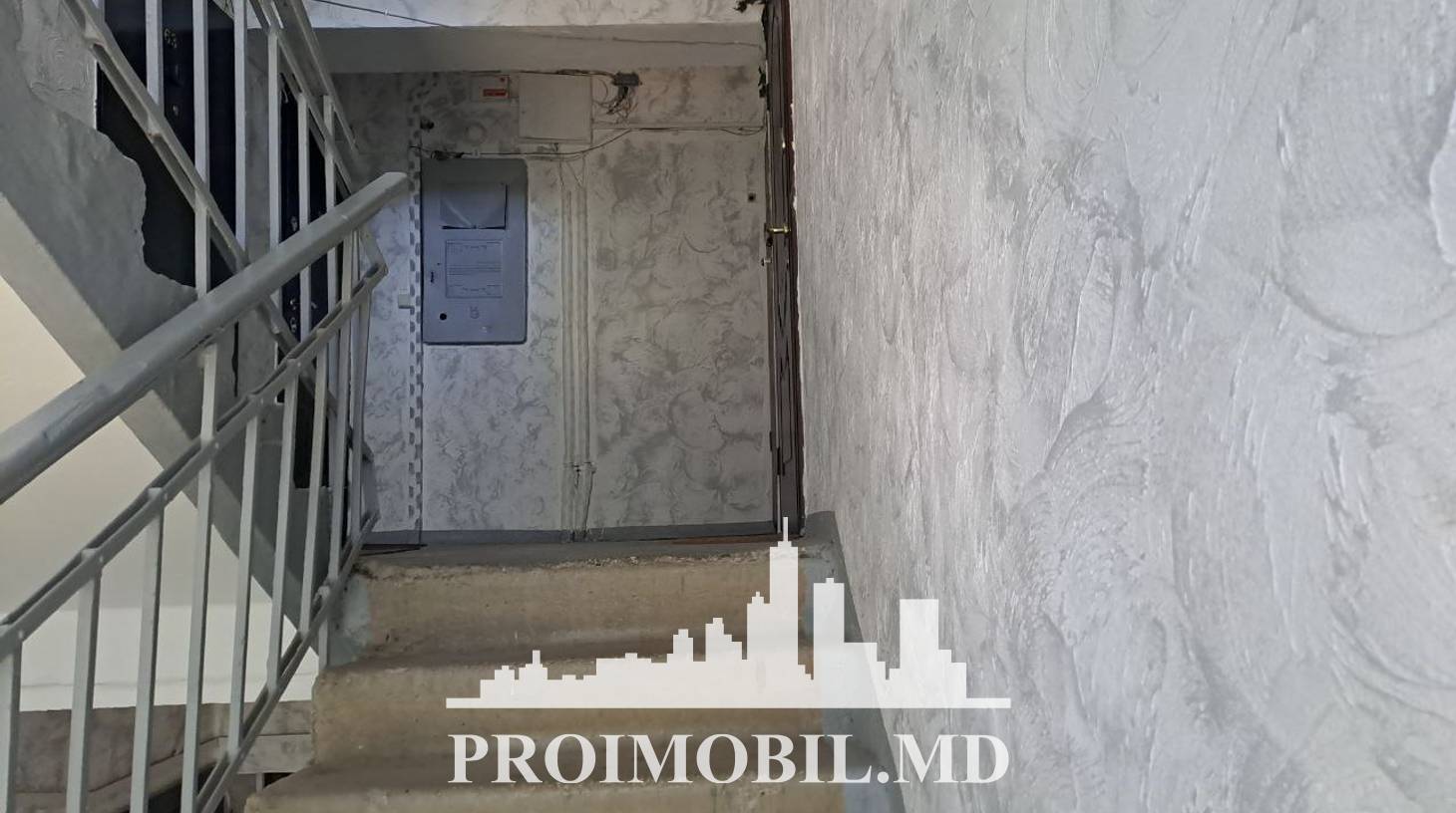 https://images.proimobil.md/enHIG82CsRZshZIH5QEx0B16O5cqqArtx4NJW5iJqLI/watermark:0.75:so:0:30:0.39/resize:fill:1460:816:1/gravity:ce/bG9jYWw6Ly8vZXN0YXRlL2xyL2U3ZGJhNWVjLTlkNWItNDE3My04YWJlLWM1ZDkzODI1OTBkOS5qcGVn