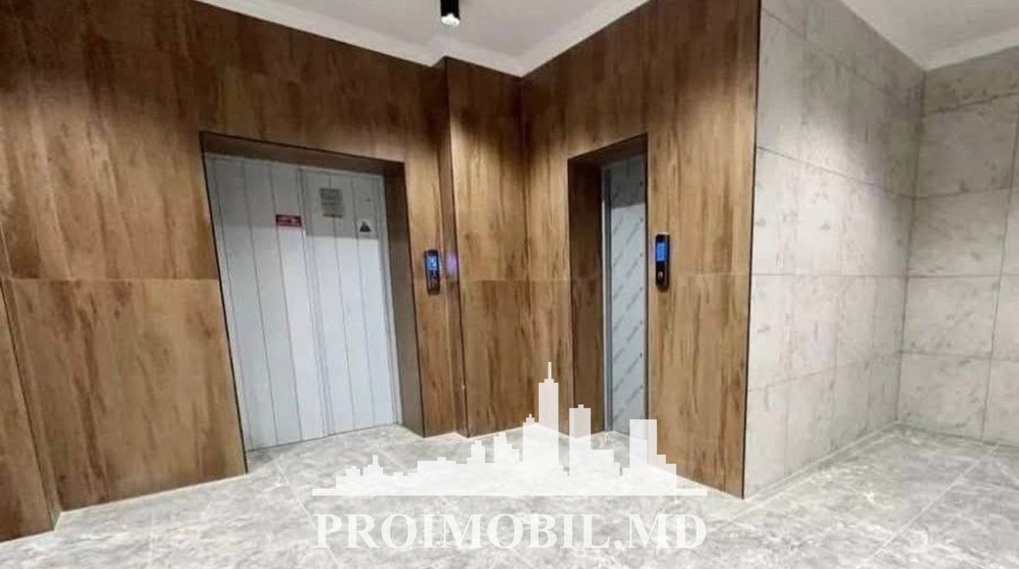 https://images.proimobil.md/enu9LhNLVRjfgOVgI37kJc0HpLFuhFQNl5Ix7ss4UW8/watermark:0.75:so:0:30:0.39/resize:fill:1460:816:1/gravity:ce/bG9jYWw6Ly8vZXN0YXRlL2xyLzE5MWI1NGU5LWQ4M2YtNDIwNS1iOThjLWE5ZWM0MzY2M2ZkZS5qcGVn