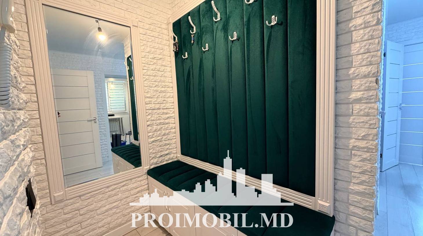 https://images.proimobil.md/ep0v1wqiLsN4goHt2IxS1bt-kj3qDYXgrC-WbP669MI/watermark:0.75:so:0:30:0.39/resize:fill:1460:816:1/gravity:ce/bG9jYWw6Ly8vZXN0YXRlL2xyLzMxNTRiODg5LTI0NGMtNGVhMS04ZWUxLWZiMThkNDkxMDdiOC5qcGVn