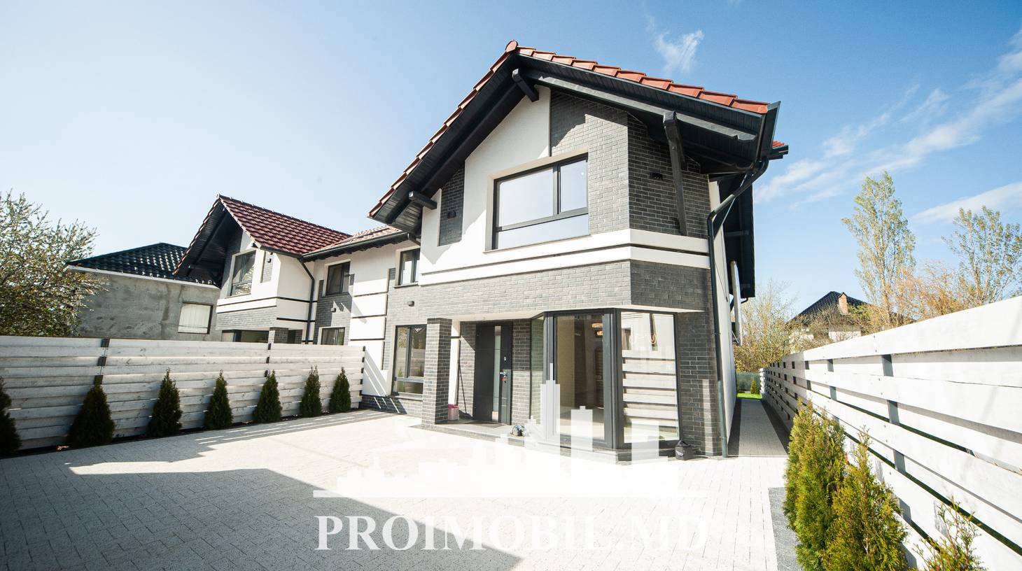 https://images.proimobil.md/epYBymeb5bnajHIU00a-prQHvWneSXmIFIzjZZqzLNM/watermark:0.75:so:0:30:0.39/resize:fill:1460:816:1/gravity:ce/bG9jYWw6Ly8vZXN0YXRlL2xyL2E4MGEyNmFkLTlkNDYtNGU2Ny04Mjg0LWNhOGQzMDMxYmNmNy5qcGVn