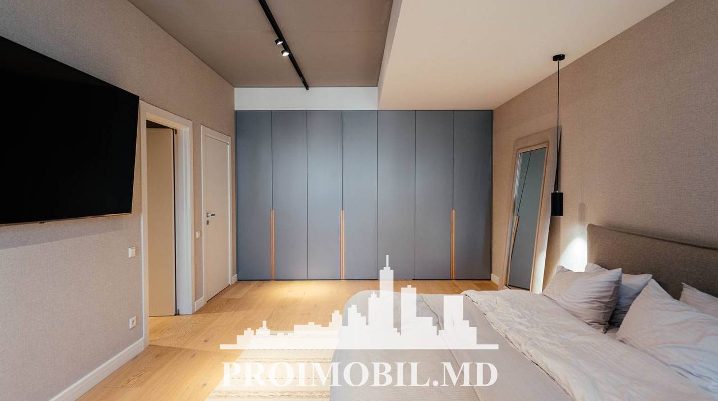 https://images.proimobil.md/er7lF1An0ILE9gIzG0vsSMSlZQIelLe7W60mddXgcm0/watermark:0.75:so:0:30:0.39/resize:fill:1460:816:1/gravity:ce/bG9jYWw6Ly8vZXN0YXRlL2xyL2RmNzBmZjdlLTU4OGUtNDQxZi05NzU0LWNiNTY1N2Q3YTYxMC5qcGVn