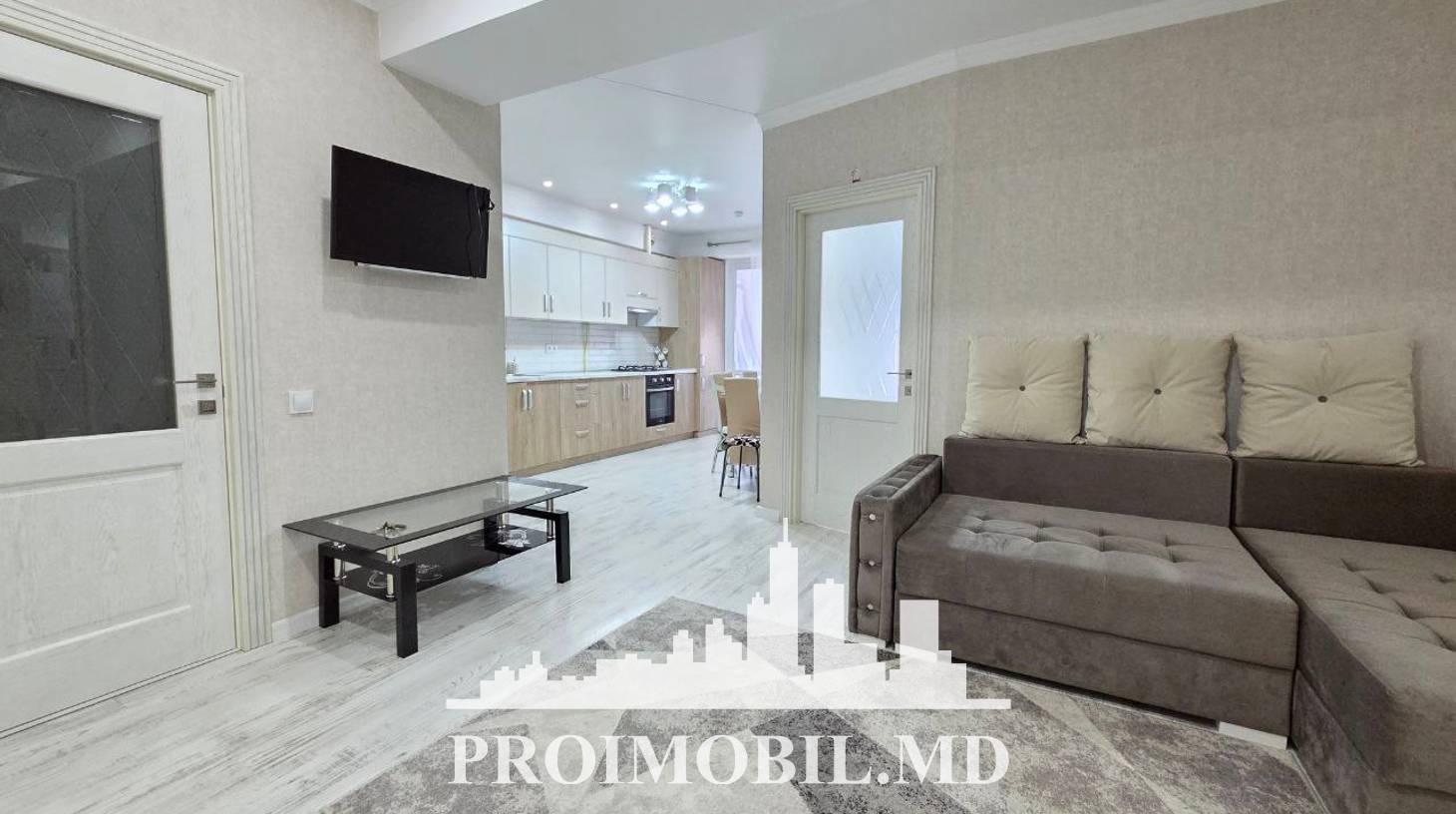 https://images.proimobil.md/exDxAi2CGwEcdYlLHSemCBvxDChVQxxr8N_OxMs0OiY/watermark:0.75:so:0:30:0.39/resize:fill:1460:816:1/gravity:ce/bG9jYWw6Ly8vZXN0YXRlL2xyLzhiNDYwZTYzLTdjYjctNDdlZC05NTIyLTc5YTQ5YTUyNmI3Yi5qcGVn