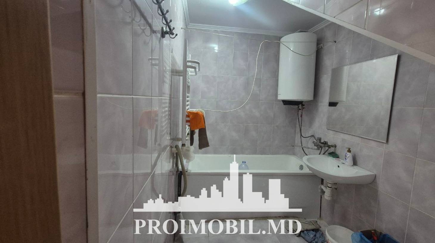 https://images.proimobil.md/exPTmhsYEVoSunlpzjvvh7IMnx6ikrVR3uLEng69s08/watermark:0.75:so:0:30:0.39/resize:fill:1460:816:1/gravity:ce/bG9jYWw6Ly8vZXN0YXRlL2xyLzhjOTk0ZDViLTI2ZGItNGVhYi05ZDgzLWFkMjQ1YWNjZDYzMy5qcGVn