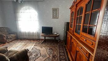 https://images.proimobil.md/f-yBytnYnyS29h4nS8qLZnsRPRe04l9nXPWz-22Cf4Y/resize:fill:350:198:1/gravity:ce/bG9jYWw6Ly8vZXN0YXRlL2xyLzcxNTQ1N2JjLTZmNDItNGY3YS1hMTM0LTBiMWI1OGRlNWQwZi5qcGVn