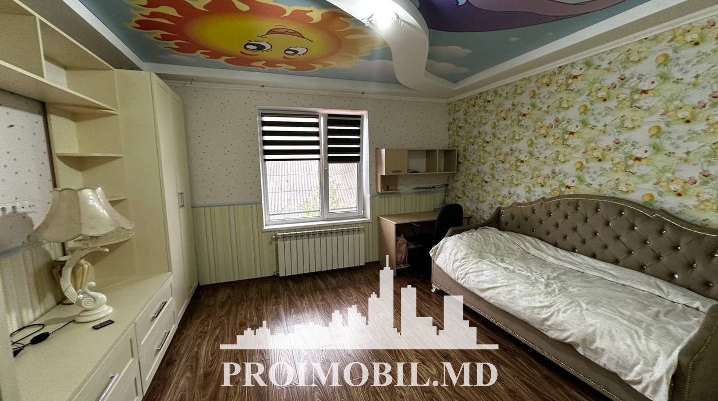 https://images.proimobil.md/f0pl2sA5ZSUJT9azVUpWhE8FAWwkQVGfxX3lGUbKXu0/watermark:0.75:so:0:30:0.39/resize:fill:1460:816:1/gravity:ce/bG9jYWw6Ly8vZXN0YXRlL2xyLzgxYjA1ZTMzLWEyNDMtNDM2ZC1hYzQ3LWQzYTQ2ZjIwOWU1Ny5qcGVn