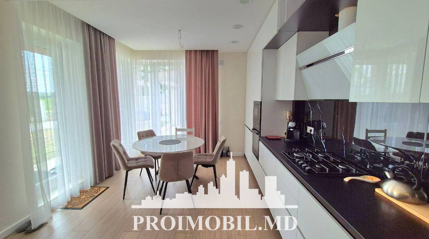 https://images.proimobil.md/f0yKQcGPykrrYtRP7bEuJ5RRKYdsf-8BJc8hAZp5D_s/watermark:0.75:so:0:30:0.39/resize:fill:1460:816:1/gravity:ce/bG9jYWw6Ly8vZXN0YXRlL2xyLzc0NTBhNWY5LWE3MzgtNDA2YS1iNTliLTY0ZGRhMGViNGU5My5qcGVn