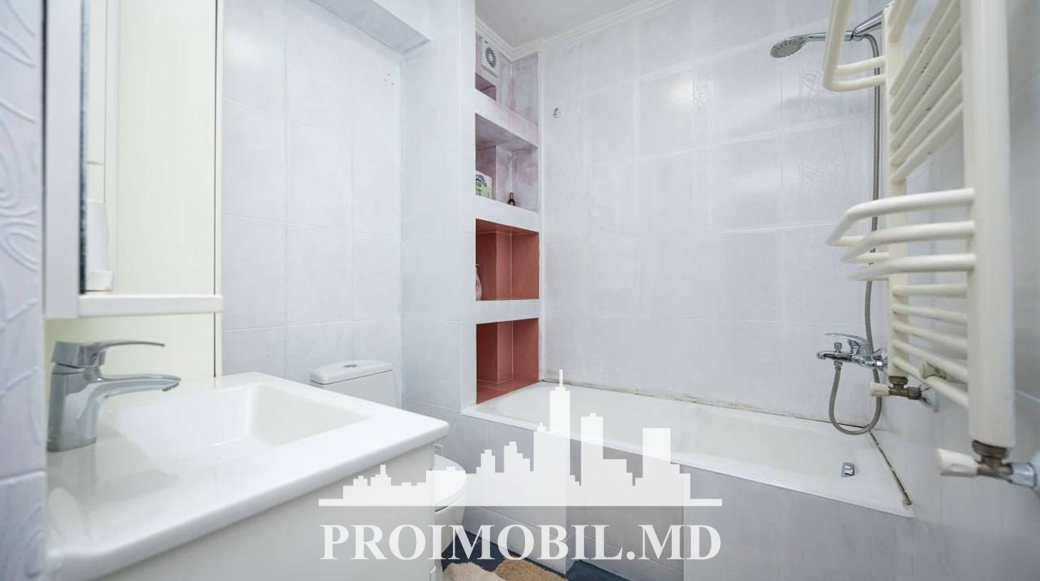 https://images.proimobil.md/f2hRUz8Iy25UNz-zIO1JvusfykSpFUe7Ufexurofnm4/watermark:0.75:so:0:30:0.39/resize:fill:1460:816:1/gravity:ce/bG9jYWw6Ly8vZXN0YXRlL2xyL2ZlNjRlZDZlLTU5NTEtNDU4Zi05MTJmLWYwNjQxN2E1ZWUwMC5qcGVn
