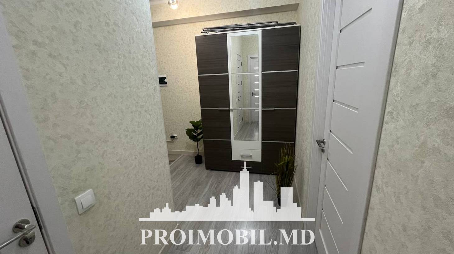 https://images.proimobil.md/f4AXRlODbW34TK2vz2zff6qDh-JMXKy_QJORi071hXI/watermark:0.75:so:0:30:0.39/resize:fill:1460:816:1/gravity:ce/bG9jYWw6Ly8vZXN0YXRlL2xyL2E3ZWI1ODgyLTFkOGQtNDk5ZC1iNGJiLWIzOGJjZTI2NzJlYS5qcGVn