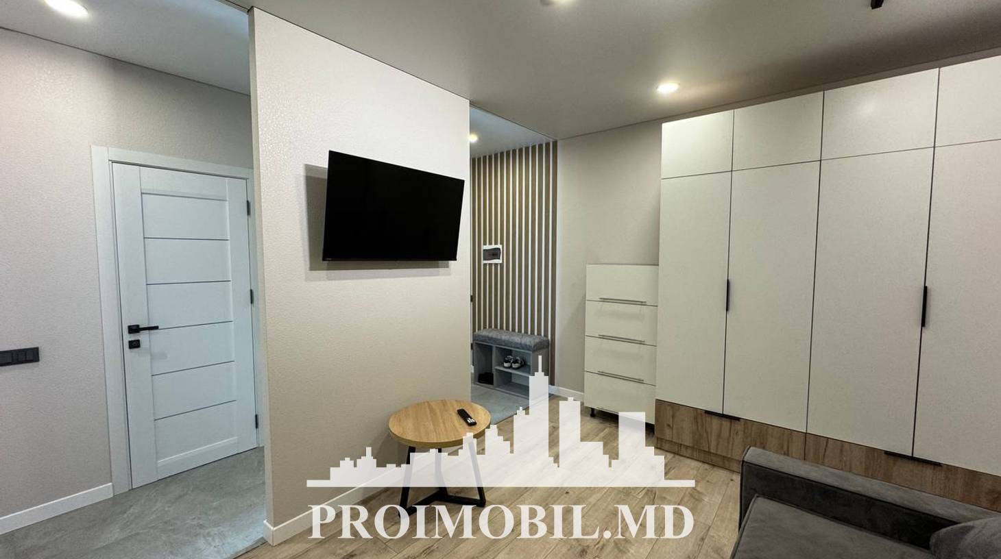 https://images.proimobil.md/f5d3DXrnmlPiuZhWPTnCKfoiDZ1aN0yRDG1DQOTbHL8/watermark:0.75:so:0:30:0.39/resize:fill:1460:816:1/gravity:ce/bG9jYWw6Ly8vZXN0YXRlL2xyLzljYjg0M2VmLTJjN2MtNGEyNi04ZGVlLTRlYWQ2M2YxMDRkZi5qcGVn