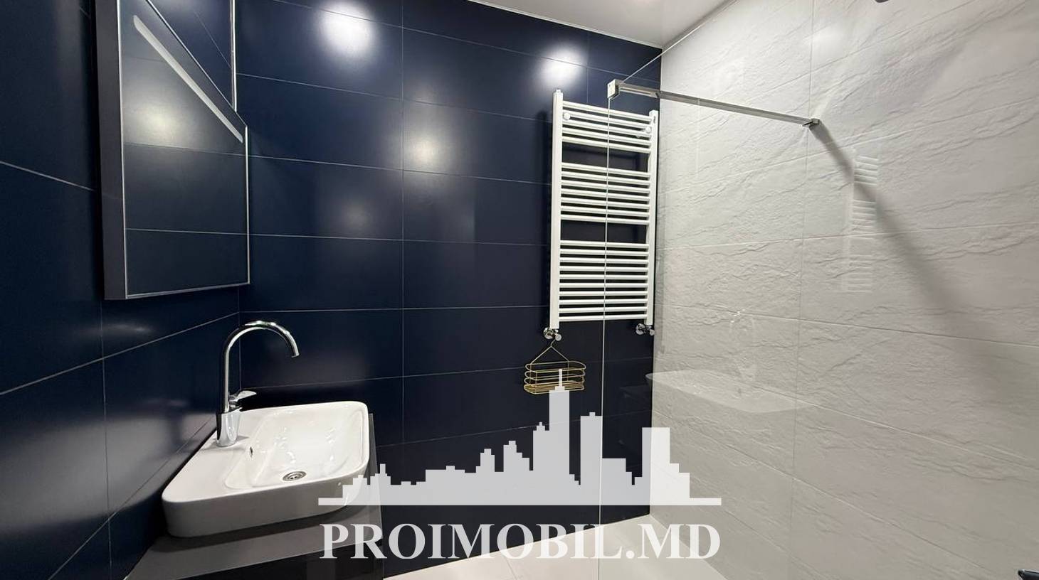 https://images.proimobil.md/f6Bq8rHfM4titN2n8FR2T88PDt2Hf5Czfizy0mo74wA/watermark:0.75:so:0:30:0.39/resize:fill:1460:816:1/gravity:ce/bG9jYWw6Ly8vZXN0YXRlL2xyL2MxODQxYTZhLTM2NWMtNDI4Ni05OTJhLWU2OWFlNGEwMjJjZi5qcGVn