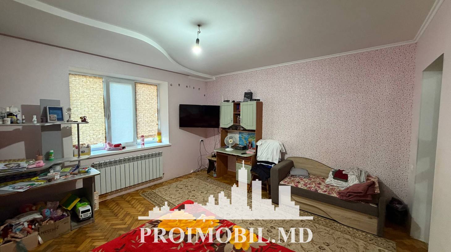 https://images.proimobil.md/f78O6de88vi2gx-BrRgd_uPZWhCoqeeOGGKC4ducGP8/watermark:0.75:so:0:30:0.39/resize:fill:1460:816:1/gravity:ce/bG9jYWw6Ly8vZXN0YXRlL2xyL2EzYWE1MGMxLWVlZjgtNDlkMi04ODU0LWIyOTZhZjMzZGM5Mi5qcGVn